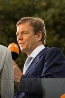 Claus Kleber bei Barack Obamas Rede vor der Siegessäule in Berlin (Juli 2008)