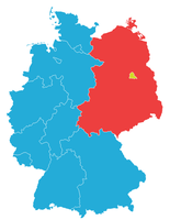 Westdeutschland als Synonym für das Gebiet der Bonner Republik (blau), hier in den Grenzen von 1963 bis 1990 und in Rot Ostdeutschland als Synonym für die DDR.