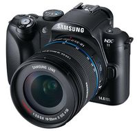 "PC-WELT-Preis-Leistungs-Sieger" die Systemkamera Samsung NX11 Bild: Samsung Electronics GmbH