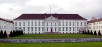 Erster Amtssitz des Bundespräsidenten ist das Schloss Bellevue in Berlin. Bild: Raimond Spekking / wikipedia.org