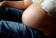 Schwangere: Übergewicht schadet dem Kind. Bild: pixelio.de, www.helenesouza.com