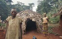 Ohne Zugang zu ihrem angestammten Land hat sich die Gesundheit der Baka gravierend verschlechtert und ihnen droht eine unsichere Zukunft. Bild: © Selcen Kucukustel/Atlas