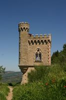 Der Tour Magdala ist einer der Sehenswürdigkeiten von Rennes-le-Château. Er wurde Anfang des 20.Jahrhunderts als Bibliotheksturm gebaut.