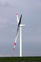 Windrad: Anleger hoffen auf weitere Anlagen. Bild: pixelio.de/uwe schlick