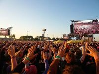 Bild: "obs/CosmosDirekt/flickr/Körschgen/RockAmRing"