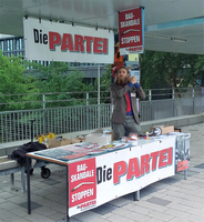 Wahlkampfstand der PARTEI-Hochschulgruppe an der Universität Bremen 2016