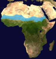 Die Lage der Sahelzone in Afrika ist blau markiert.