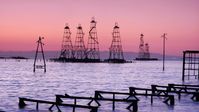 Ölplattform im Kaspischen Meer (Symbolbild)  Bild: www.globallookpress.com / Allexander Makarov/Russian Look