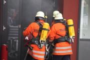 Viele Berufsgruppen wie z.B. Feuerwehrleute, Schweißer oder Hochofenarbeiter müssen sich vor Wärmestrahlung schützen. Bild: Feuer Bönnigheim - privat