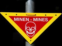 Warnzeichen Minen Bild: MatthiasKabel / de.wikipedia.org