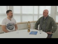 Bild: SS Video: "Interview mit Wilhelm Domke-Schulz: Gleichgültigkeit verursacht Kriege…" (https://youtu.be/Fh4gUKu8Pes) / Eigenes Werk