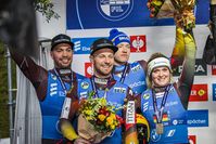 Das erfolgreiche deutsche Rodel-Team mit (von links) Tobias Wendl, Tobias Arlt, Max Langenhan und Anna Berreiter wurde zum Abschluss der EM in Lettland Zweiter in der Team-Staffel  Bild: FIL - Internationaler Rodel Verband Fotograf: Mareks Galinovskis