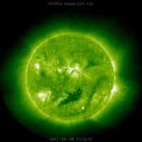 „Gleiche“ Satellitenaufnahme der Sonne OHNE mysteriöse Objekte (2011-06-28 01:35:31 20110628_013530_n4euA_195.jpg) Bild: stereo.gsfc.nasa.gov