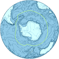 Die Antarktis. Die grüne Linie stellt die Antarktische Konvergenz dar.