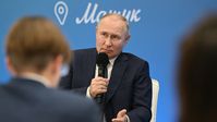 Russlands Präsident Wladimir Putin hält am 1. September 2023 eine offene Unterrichtsstunde zum Thema "Gesprächen über das Wichtige" ab. Bild: Jekaterina Tschesnokowa / Sputnik