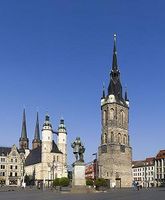 Der Marktplatz in Halle (Saale). Bild: Omits / de.wikipedia.org