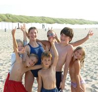 Sommerferien, Kinder, Strand, Baden, Sommer - ging schon immer ohne sogenannten UV-Schutz (Symbolbild)