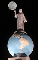 Jesus Christus auf der Weltkugel: Das Monumento al divino Salvador del mundo („Denkmal des heiligen Erlösers der Welt“) in San Salvador ist ein Wahrzeichen des Landes.