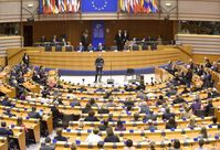 Robert Menasse bei seiner Rede im Plenarsaal des Europäischen Parlaments in Brüssel anlässlich des Festaktes zum 60. Jahrestag der Unterzeichnung der Römischen Verträge, 21. März 2017