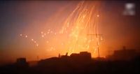 US-Koalition bombardiert Zivilisten in der Stadt Raka mit C-Waffen (Phosphorbomben) (Juni 2017)