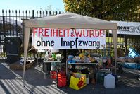 Bild: Innsbruck: (C) Kevin Kabosch; Foto Wien: (C) Peter Fenk; Komposition: Wochenblick/ Eigenes Werk