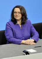Andrea Nahles bei der Unterzeichnung des Koalitionsvertrages der 18. Wahlperiode des Bundestages (2013)