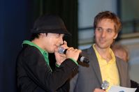 Robeat, die „Human Beatbox“ mit Moderator Marcus Werner. Bild: kinderwelten