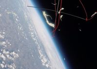 Der Moment, als der Ballon in fast 35000 Metern Höhe platzte.
Quelle: Foto: SRH (idw)