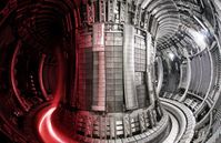 Animiertes Inneres der JET-Brennkammer, links mit angedeutetem Plasma.