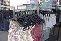Textilien, Einkauf, Shopping, Sommerkleider (Symbolbild)