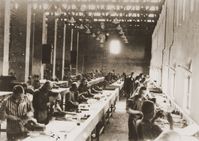 Siemens Zwangsarbeiter im KZ Auschwitz (Bobrek), Archivbild