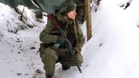 Ein Soldat einer Einheit der Internationalen Brigade "Pjatnaschka" im Raum Awdejewka, 14. Februar 2023 Bild: Sputnik / Сергей Аверин/РИА Новости