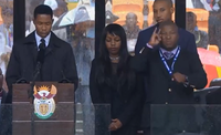 Screenshot aus dem Youtube Video "Fake sign language interpreter at Nelson Mandela memorial provokes anger"