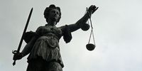 Justitia: rechtliche Schritte gegen Illegale