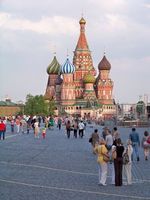 Roter Platz: Russen konsumieren trotz Krise. Bild: pixelio.de, M. Kummer