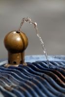 Trinkwasser ist in Entwicklungsländern oft belastet. Bild: Oliver Haja/pixelio.de
