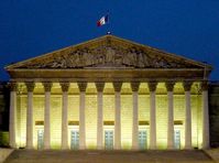 Die Nationalversammlung ist das Unterhaus (französisch Chambre basse) des französischen Parlaments.
