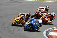 Jack Miller vor Toni Finsterbusch Bild: DM Int. Deutsche Motorradmeisterschaft