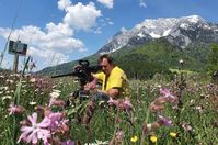 Kameramann Franz Posch im Naturschutzgebiet Pürgg-Trautenfels  Bild: ZDF Fotograf: ZDF/ORF/Posch TV Filmproduktion