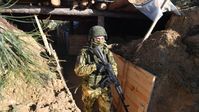 Archivbild: Ein Soldat der russischen Streitkräfte im Schützengraben Bild: Sputnik