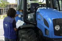 Aktuell: Vorsicht vor den riesigen Erntemaschinen Bild: "obs/TÜV SÜD AG"
