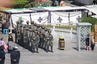 Soldatentrupp in Lhasa im Sommer 2011 Bild: igfm (openPR)