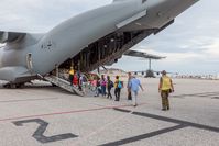Mehrere A400M des Lufttransportgeschwaders 62 aus Wunstorf fliegen nach Sturm IRMA Hilfsgüter aus Eindhoven nach St Maarten.