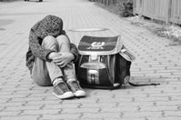 Deprimiert: Viele Kinder mögen ihr Aussehen nicht. Bild: Anne Garti/pixelio.de