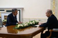 Russlands Präsident Wladimir Putin empfängt am 11. Oktober 2022 den IAEA-Chef Rafael Grossi in Sankt Petersburg. Bild: PAWEL BEDNJAKOW / Sputnik