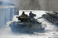 Auf dem Archivbild: Ukrainische Streitkräfte fahren einen Panzer während einer Übung, Gebiet Charkow, 31. Januar 2022 Bild: Vyacheslav Madiyevskyy / Avalon / Legion-media.ru