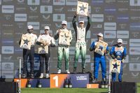 Podium der WRC2 Challenger mit den Skoda Teams Nikolay Gryazin/Konstantin Aleksandrov (mitte) und Jorge Martínez Fontena/Rubén García (rechts).  (2025) Bild: Skoda Auto Fotograf: Skoda Auto Deutschland GmbH