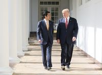 Shinzo Abe und Donald Trump (2017)