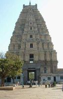 42 Meter hoher Gopuram des Virupaksha-Tempels, erbaut um 1440