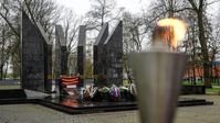 Die Ewigen Flamme am Denkmal für sowjetische Soldaten im Dubrowina-Park in Daugavpils. Bild:  Sputnik / Stringer